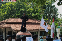 GRADASI GELAR AKSI DEMONSTRASI TUNTUT TRANSPARANSI PENGELOLAAN ANGGARAN DINAS LINGKUNGAN HIDUP PROVINSI LAMPUNG